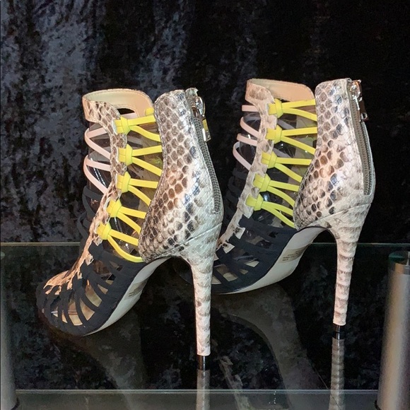 Steve Madden Sleik Sandals zip up Snakeskin 6 1/2 - Picture 8 of 16